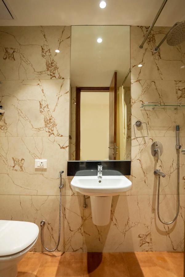 Celebrant Hotel Варанаси Экстерьер фото