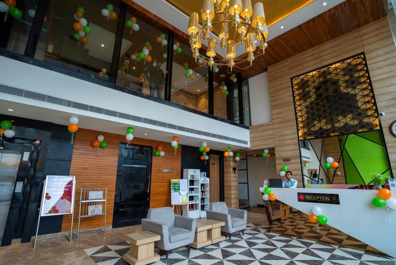 Celebrant Hotel Варанаси Экстерьер фото