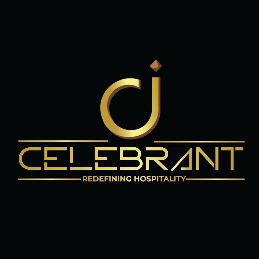 Celebrant Hotel Варанаси Экстерьер фото